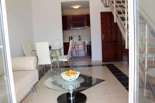 Апартаменты Panorama suites Monte Aria Херцег-Нови Апартаменты с 3 спальными и балконом, с видом на море (8 взрослых)-1